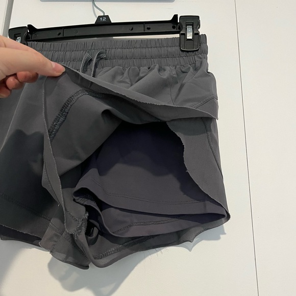 Halara Mid Rise Drawstring Contrast Mesh 2-in-1 Flowy Running Shorts 3'' - Picture 7 of 10